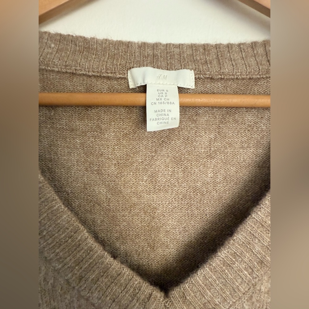 H&M Light Brown V-Neck Sweater Vest - Picture 3 of 3